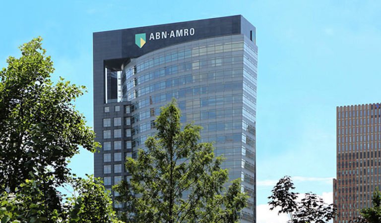 ABN AMRO krijgt boete van miljoenen; fraude, gokverslaving en corruptie ABN AMRO krijgt boete van miljoenen; fraude, gokverslaving en corruptie