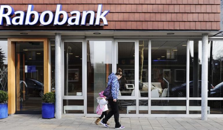 Rabobank stuurt elke maand 10.000 klanten weg vanwege ‘vervelend gevoel’